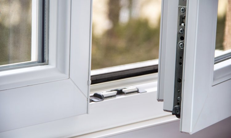 Remplacement de fenêtres en bois par des fenêtres en PVC à Lozanne. JCM ISO